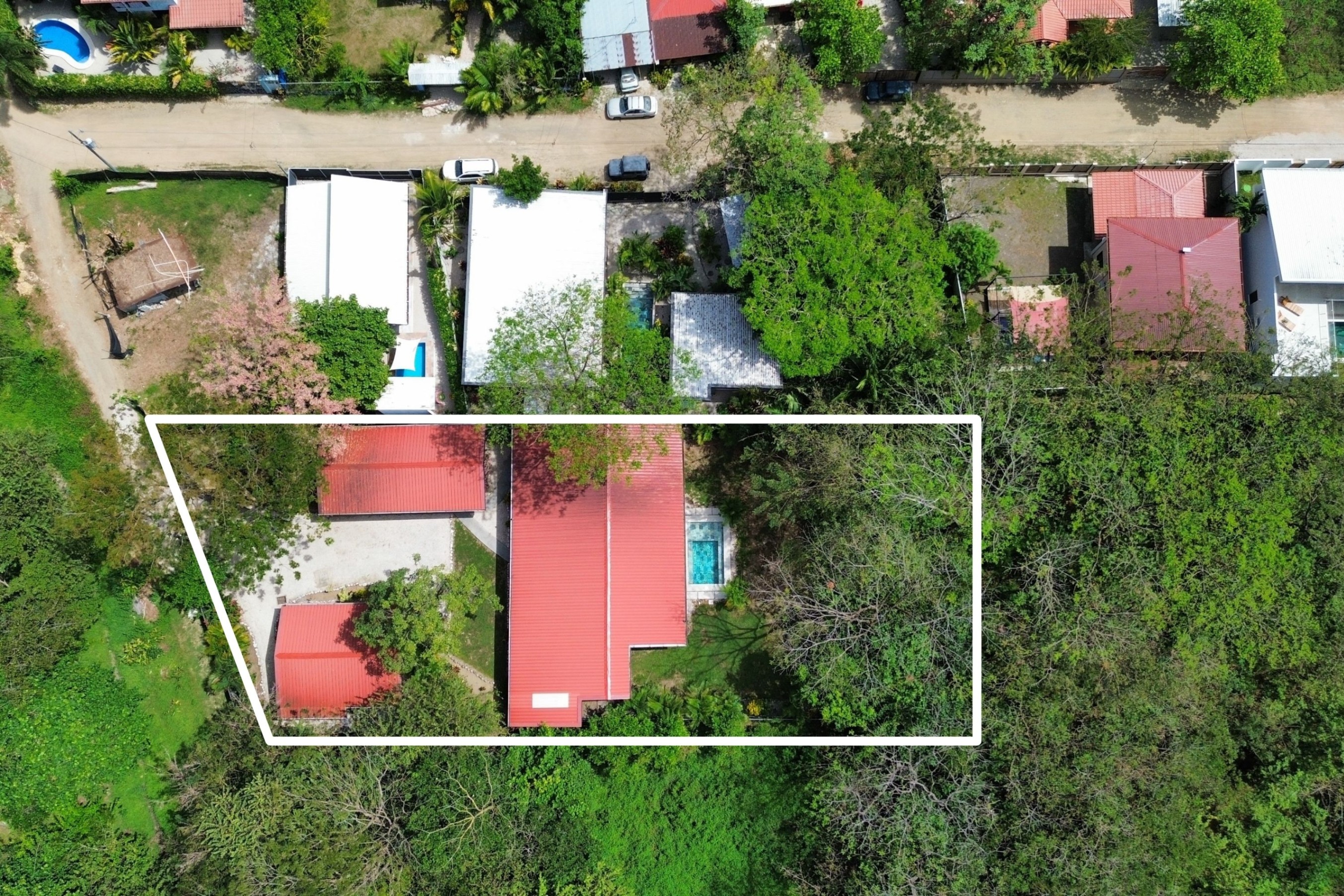 Turnkey Tropical Living with Income Potential in Sámara