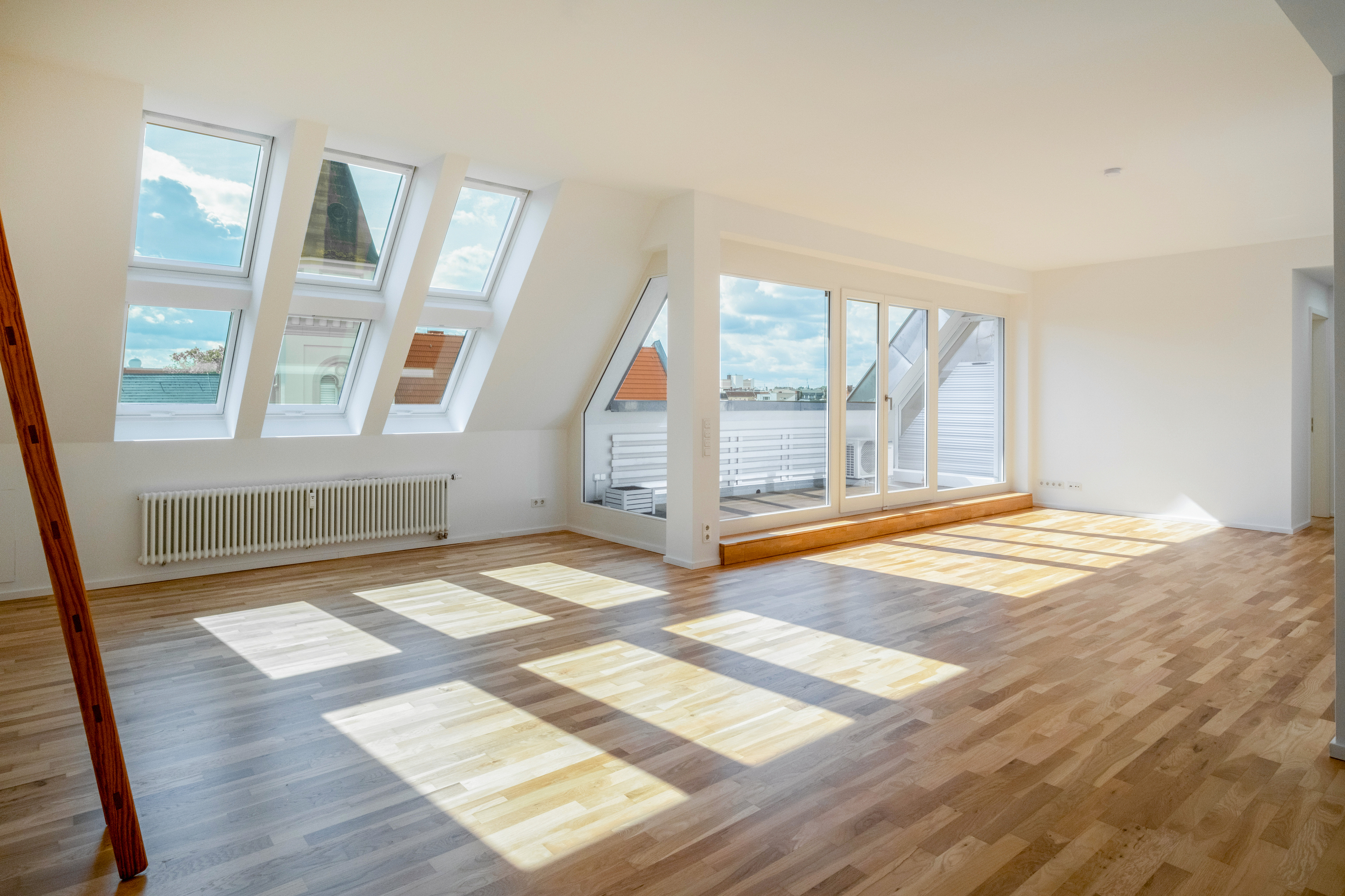 Penthouse mit zwei Dachterrassen,  Kamin und Aufzug nahe dem Landwehrkanal