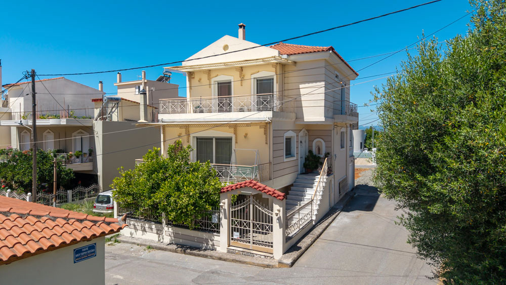Beeindruckendes 275 m² großes neoklassizistisches Einfamilienhaus mit Panoramablick in Kalamata