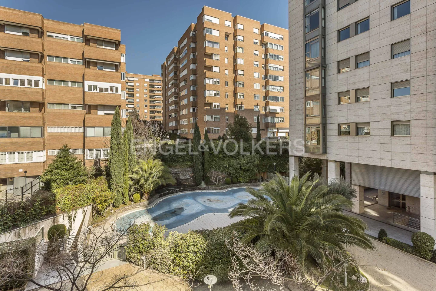 Spacious and bright apartment a few steps from the Retiro Park