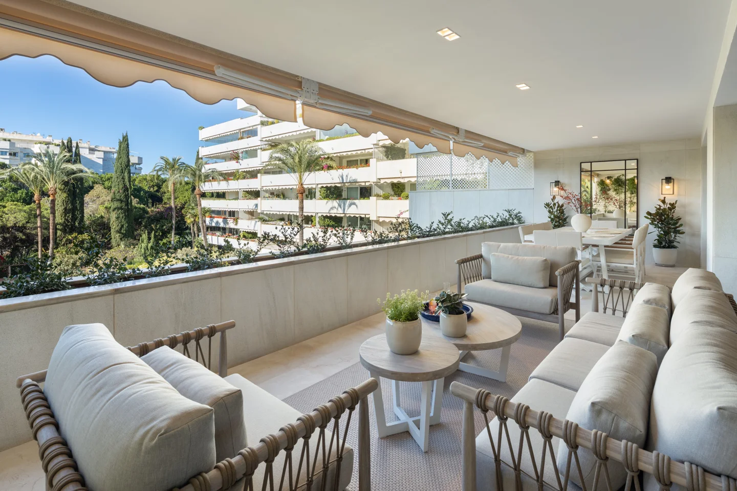 Modern beachside apartment in Don Gonzalo, Marbella City