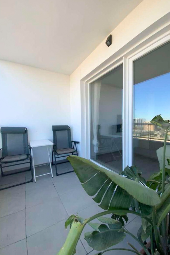Modern apartment with pool and parking in Turianova