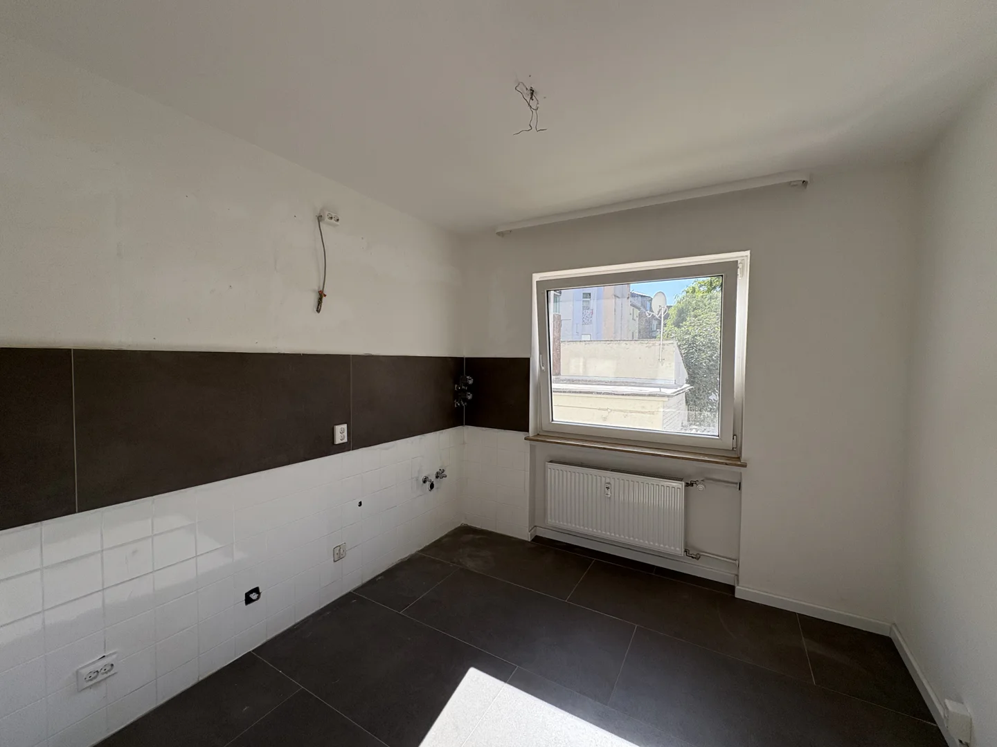 Bezugsfrei ab 01.11.: Helle 2-Zimmer-Wohnung mit Balkon! - Photo 3