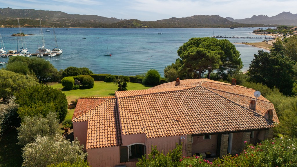 Villa La Riva | The Privilege of Waterfront Living, in the Heart of Cannigione
