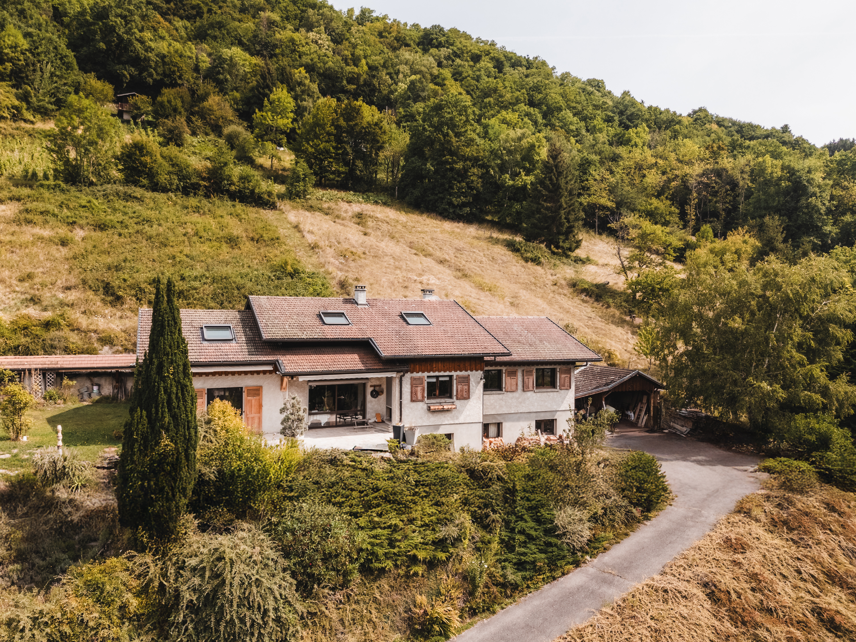Lovely family home with stunning panoramic views, on the south hillside of Ayse (500 m altitude).