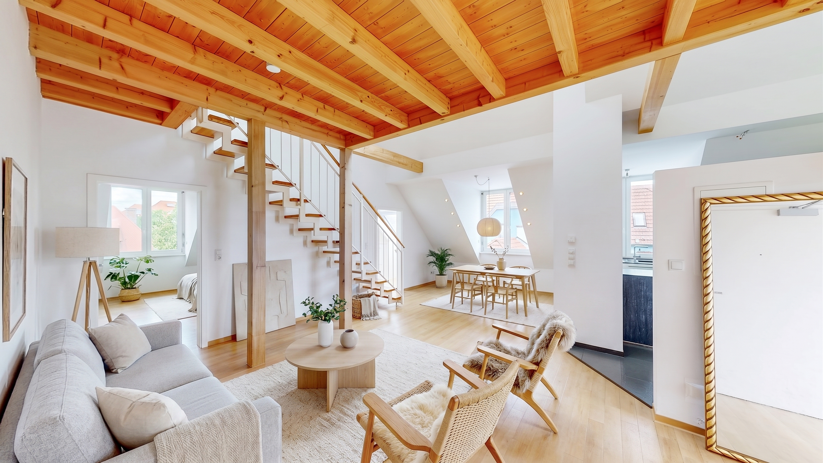 Exklusive Wohnqualität in Top-Lage: moderne Maisonettwohnung mit Dachterrasse