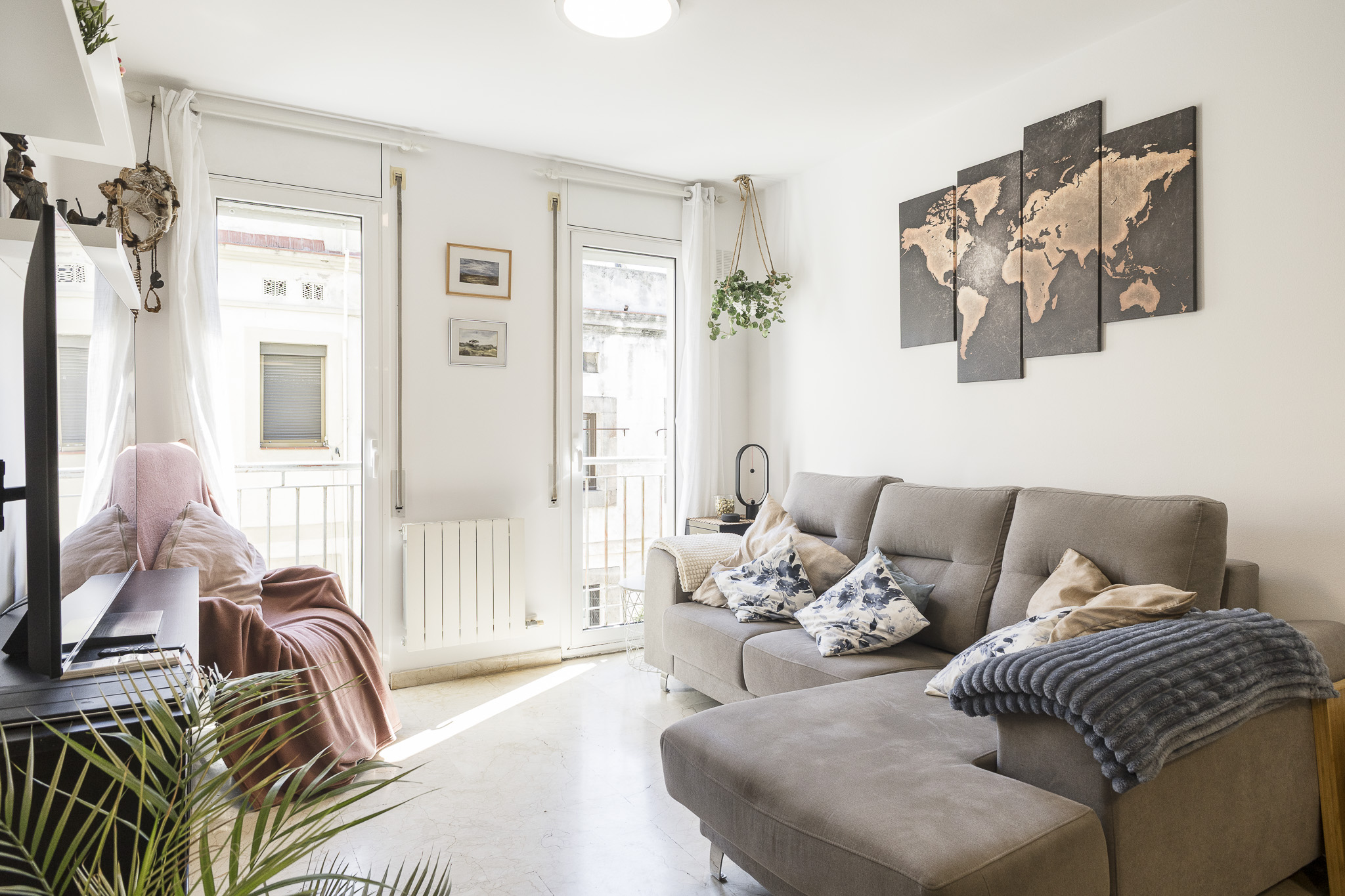Flat with terrace in Gothic Quarter