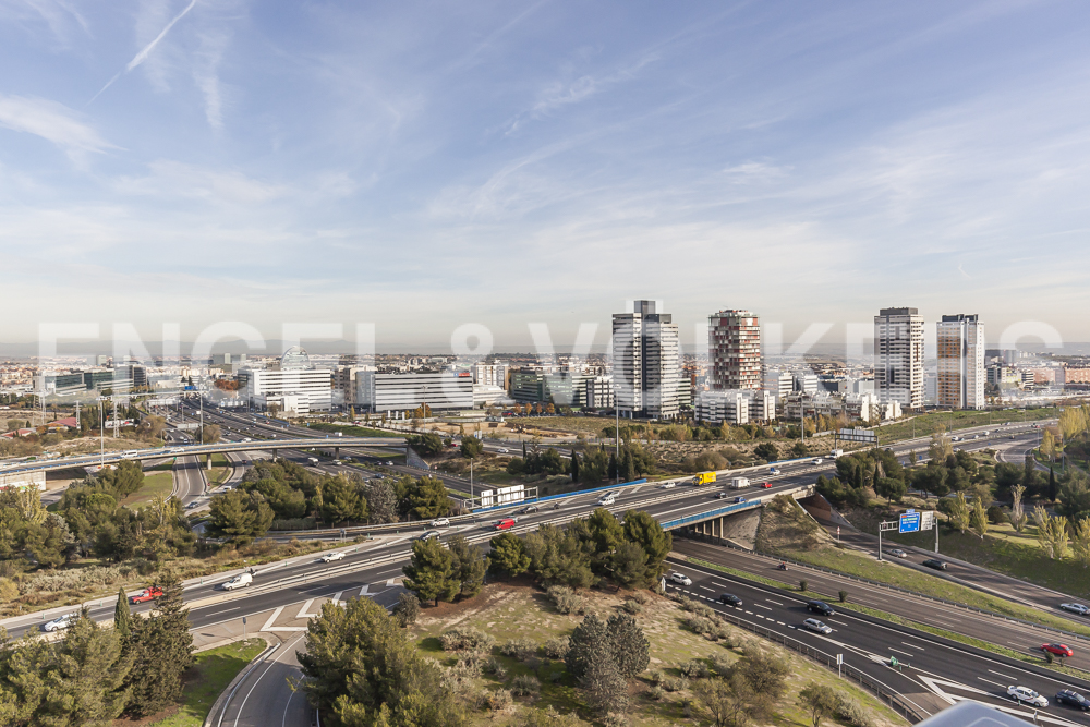 Modern building with premium finishes in Castilla