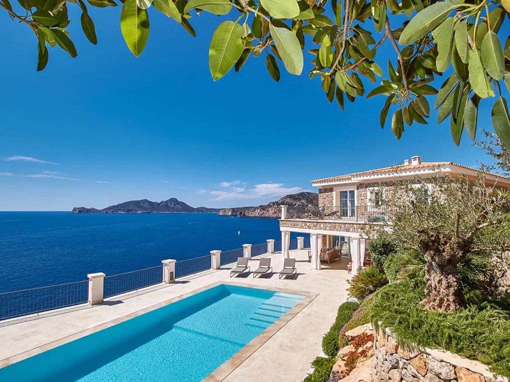 Beautiful holiday villa with sea views