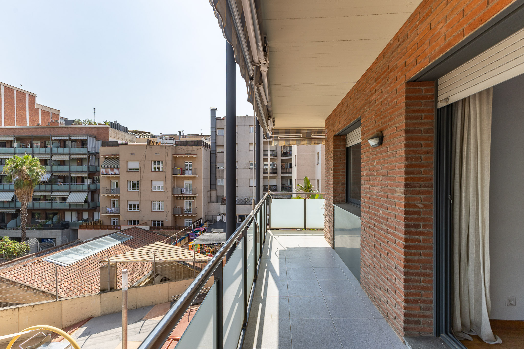 Magnificent 3-bedroom apartment with exterior-facing rooms and a terrace