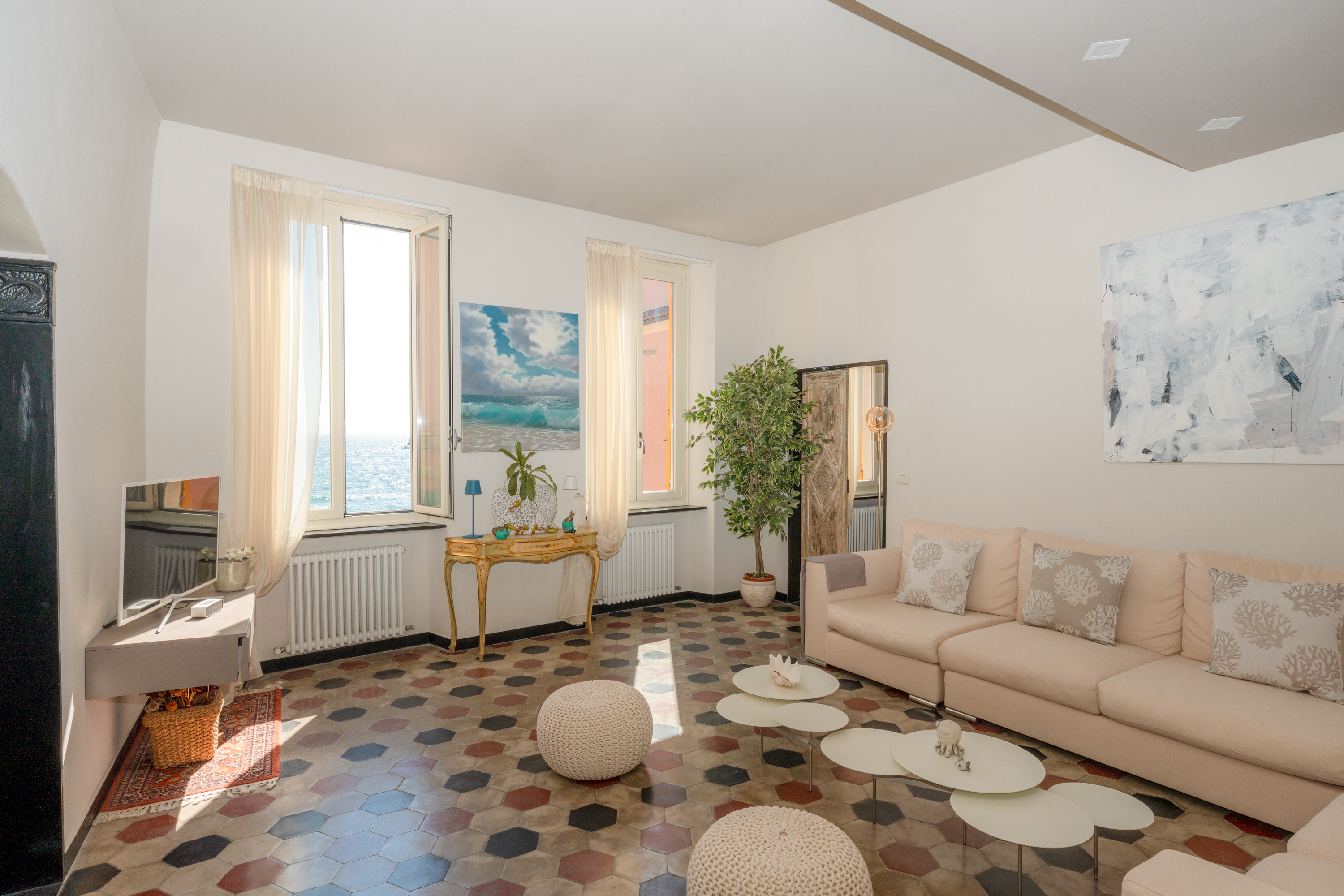 Unique residence with small terrace and sea view in the heart of Borgo Barusso