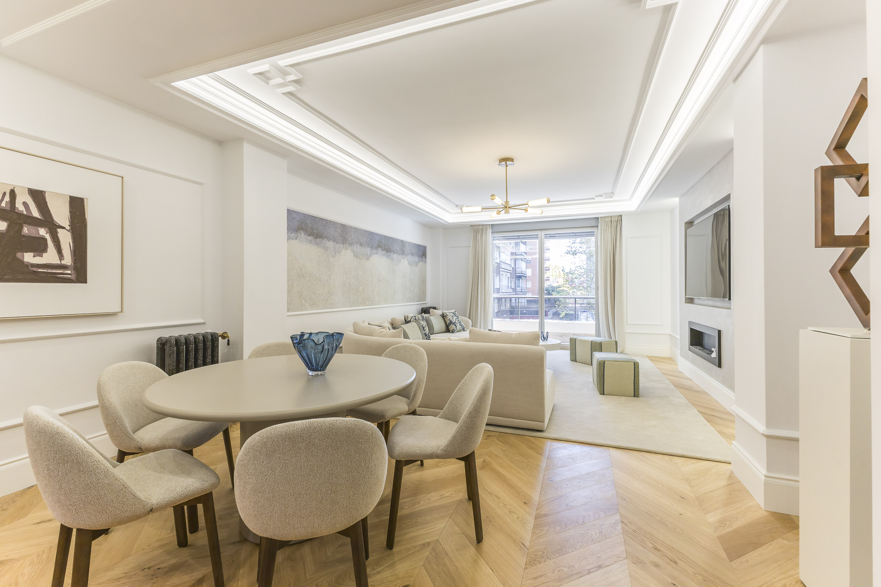 Luxury apartment with garage on Velázquez Street