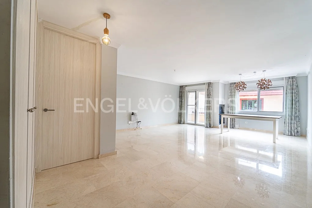 Spacious and refurbished apartment in Fuengirola city center