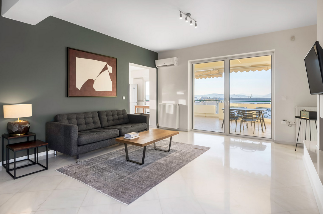 Bright 153 sq.m. 5th-floor apartment in Marousi