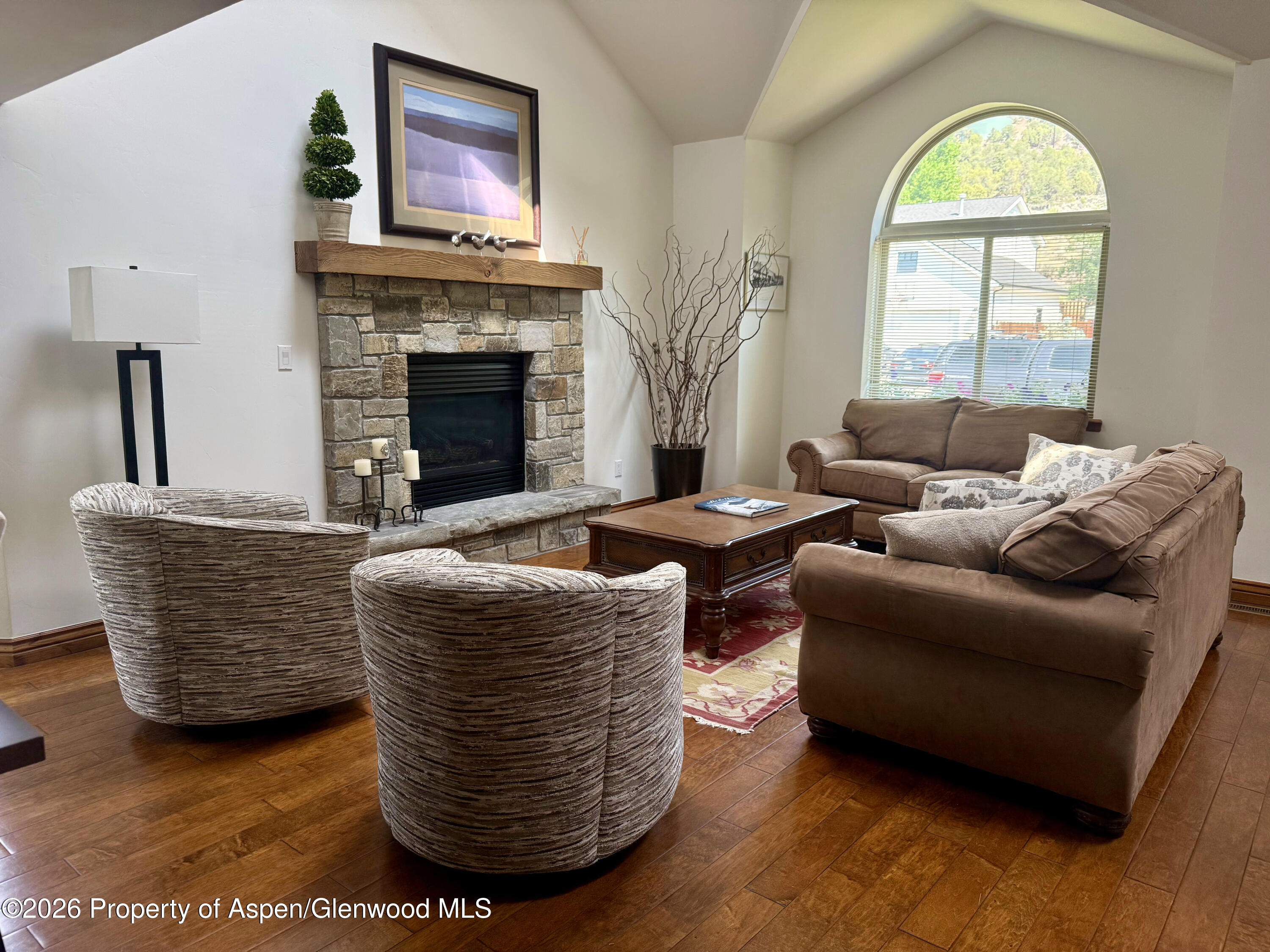 Experience Updated Comfort Five Minutes from Willits
