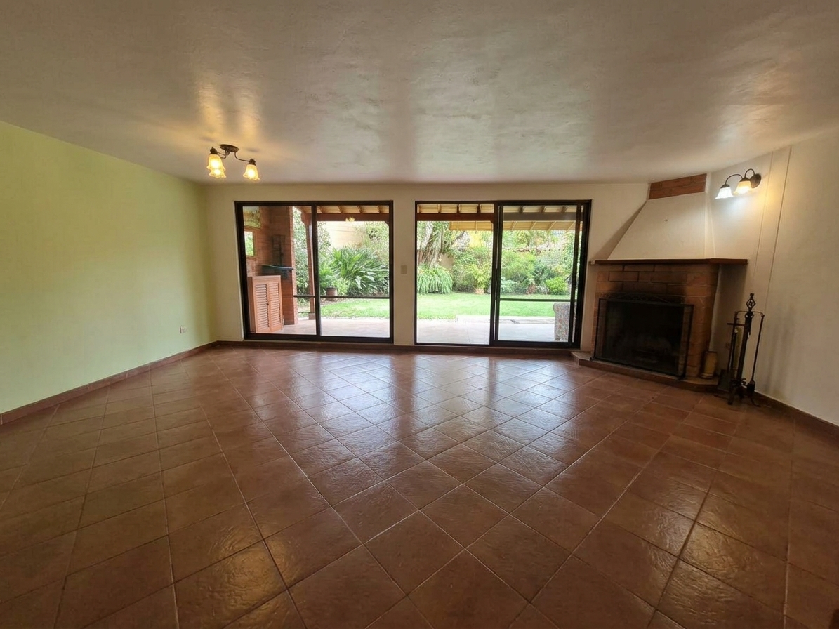 Casa con jardín para venta | Parcelación en La Ceja