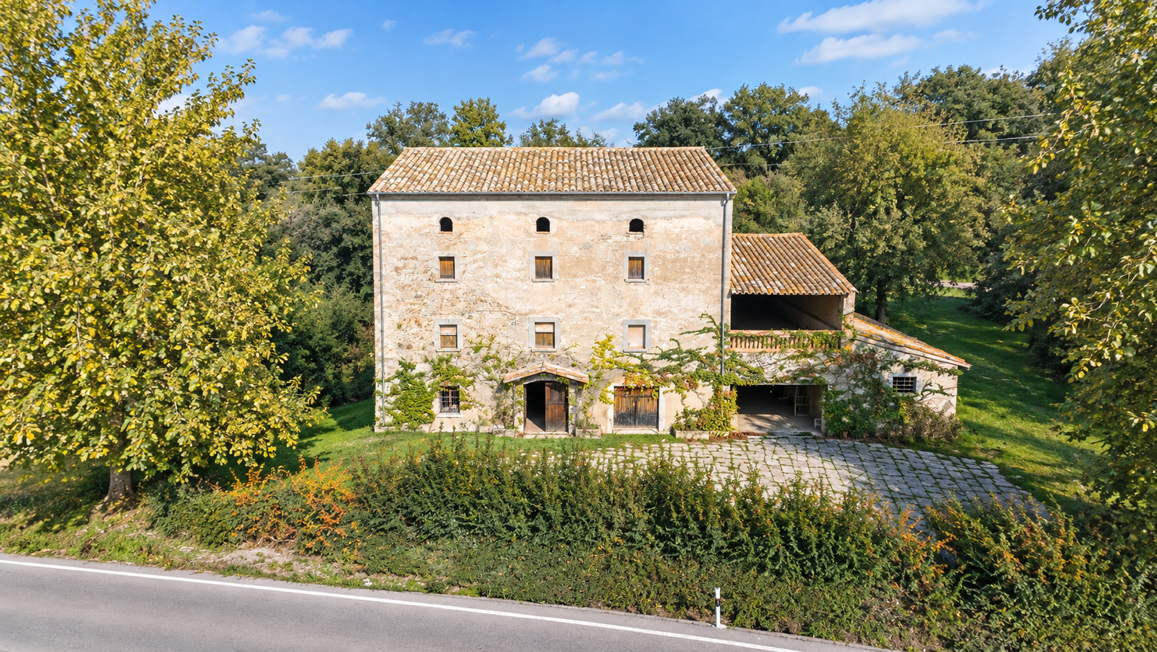 Rustikales Anwesen aus dem 19. Jahrhundert mit großem Potenzial in Domeny, Girona