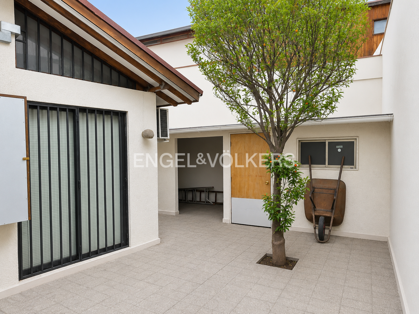 Casa comercial habilitada en arriendo S Piñera 188 m2