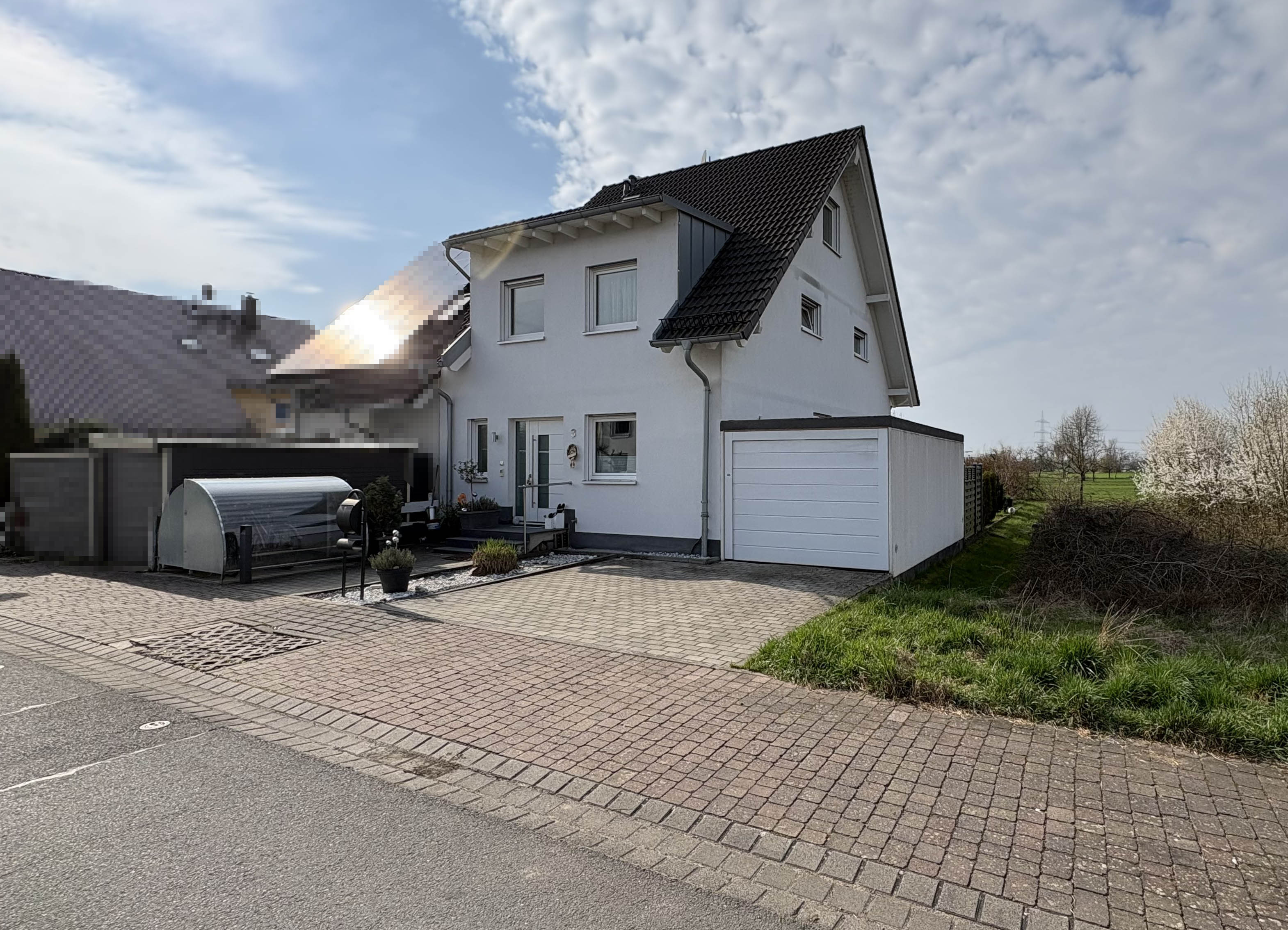 Doppelhaushälfte in traumhafter Feldrandlage