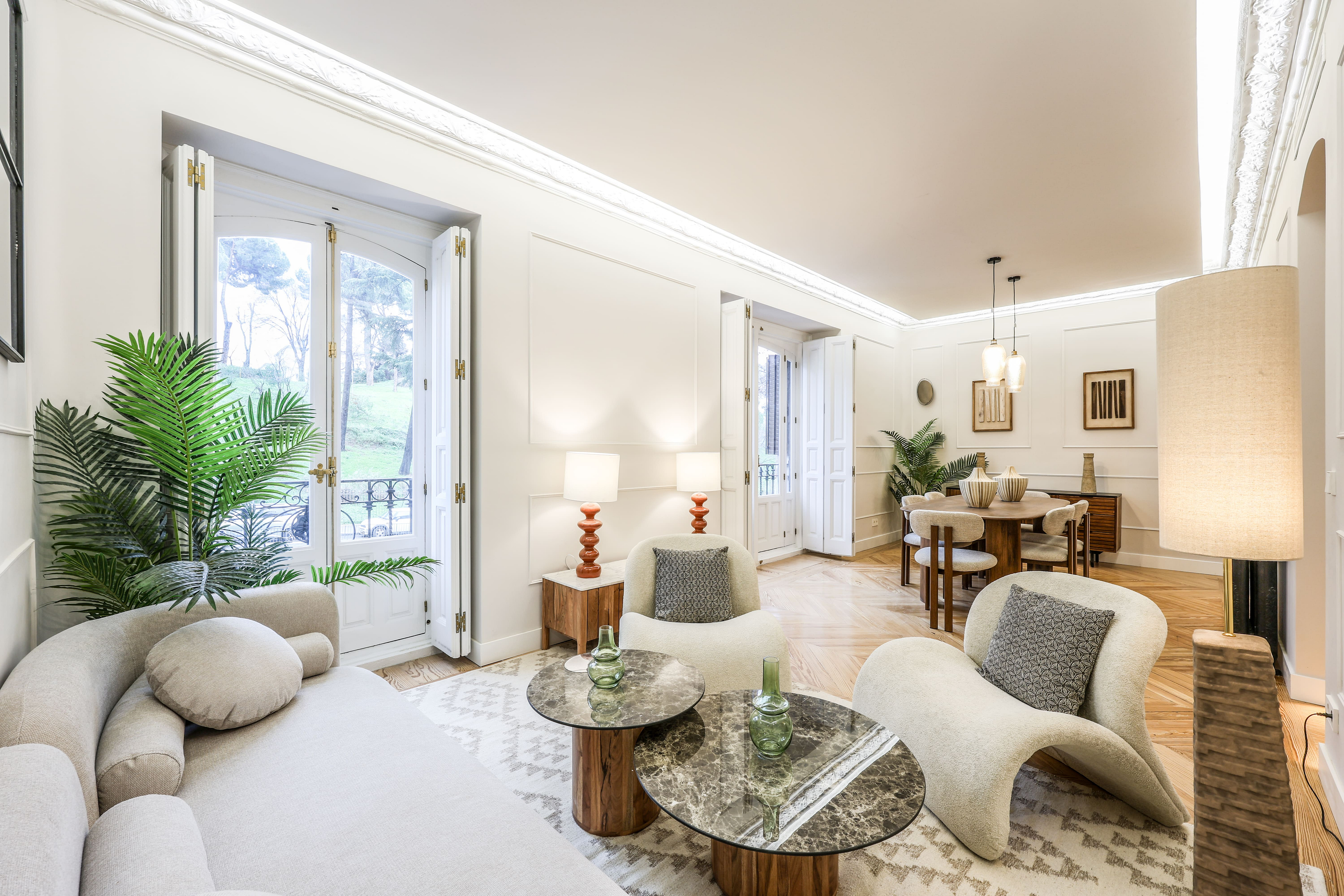 A Haven of Classic Elegance and Unique Design in Jerónimos