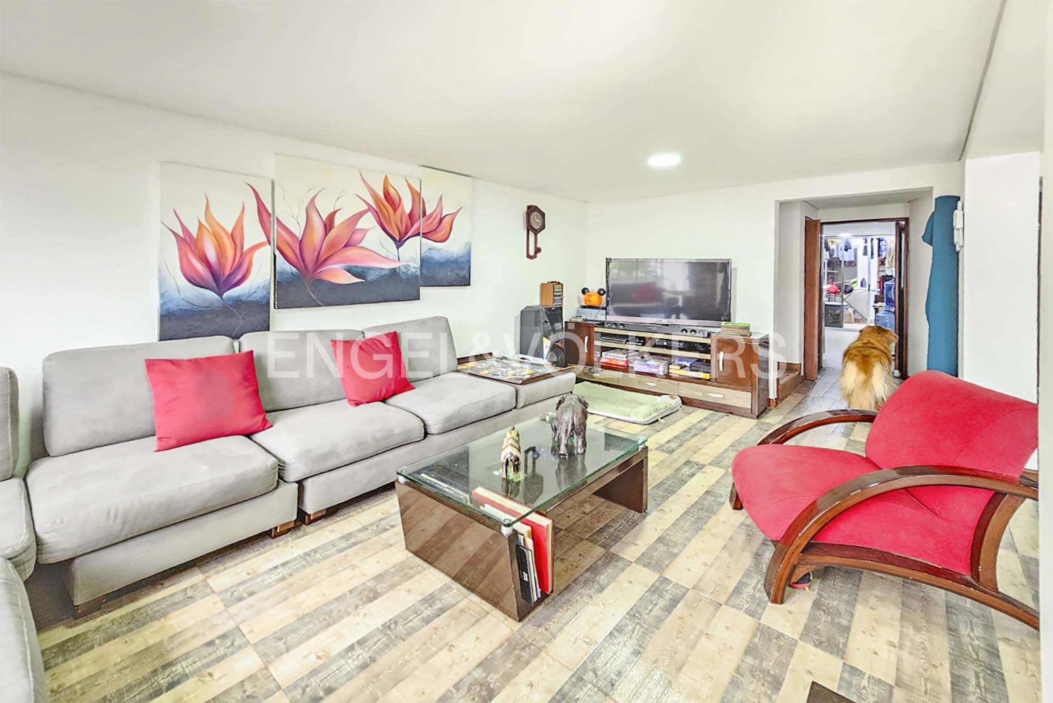 Amplia casa para venta en Villa del Prado
