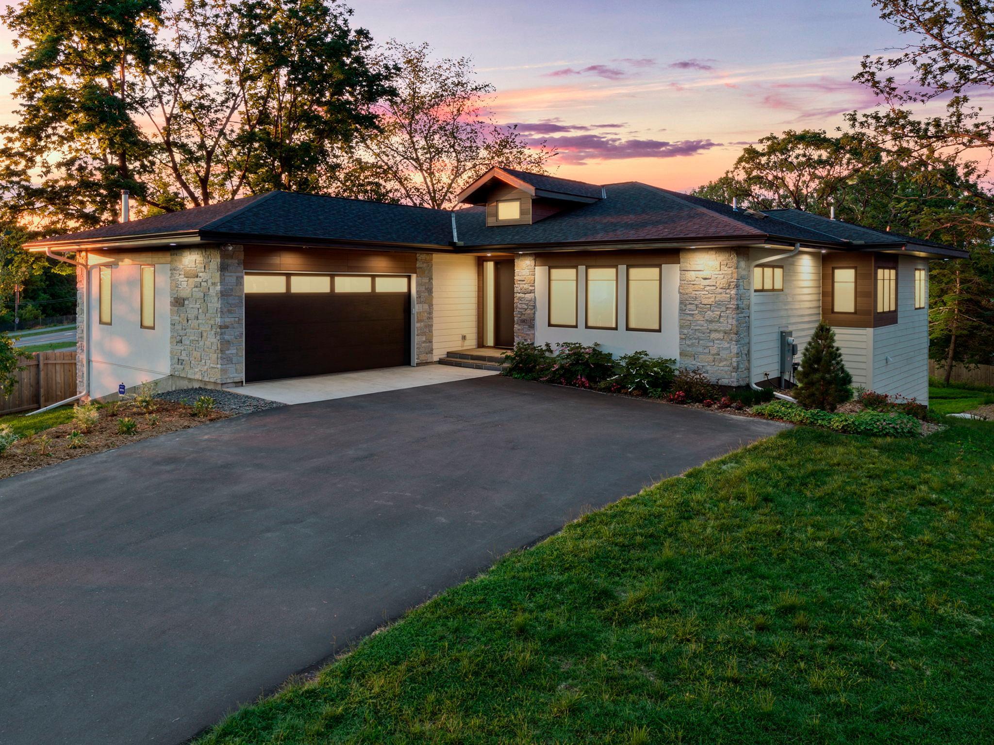 Custom 4-BR Rambler on .90 Acres | EP Schools