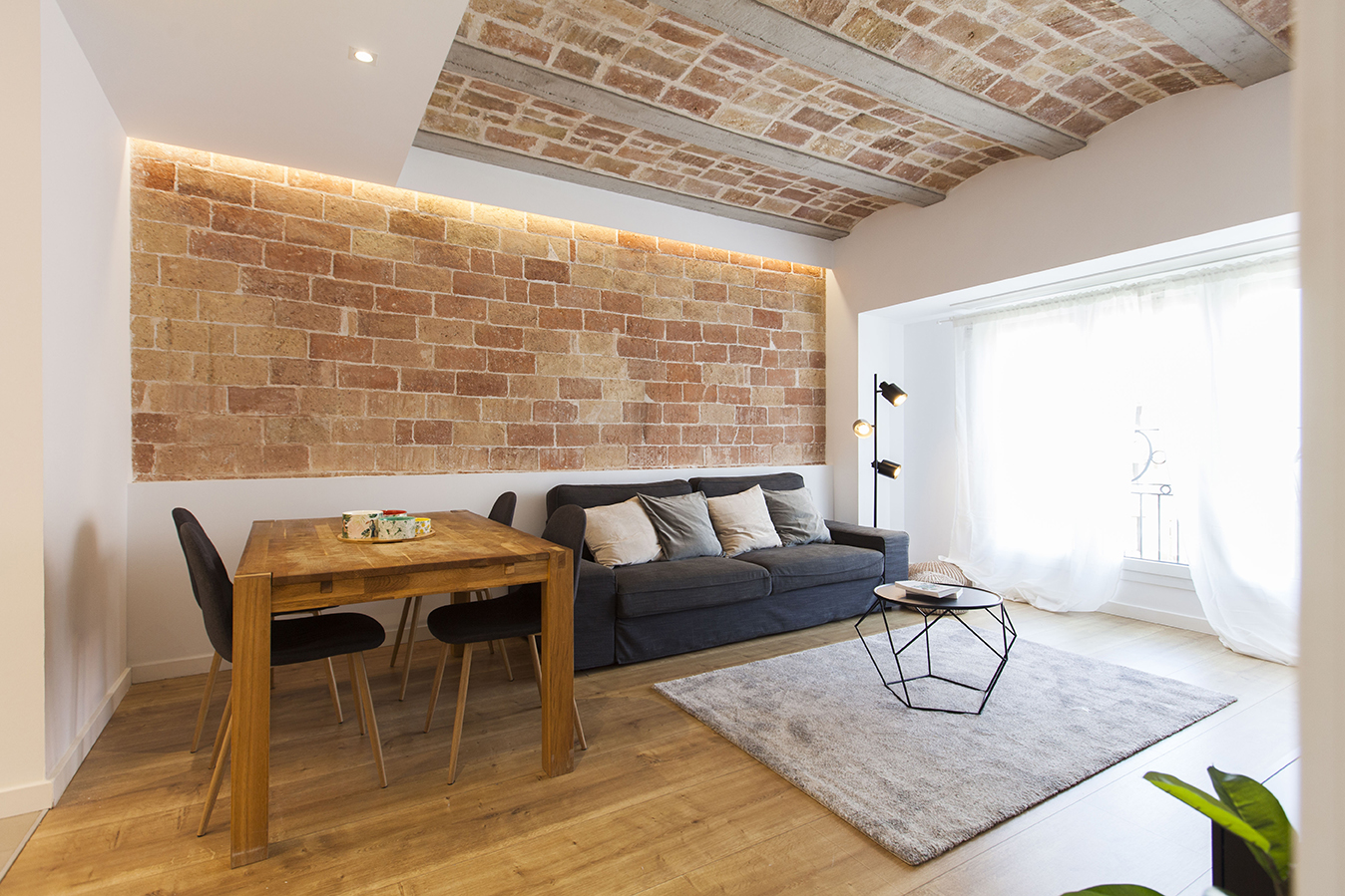 Renovated apartment in classic building, major restoration, on General Mitre | Putxet