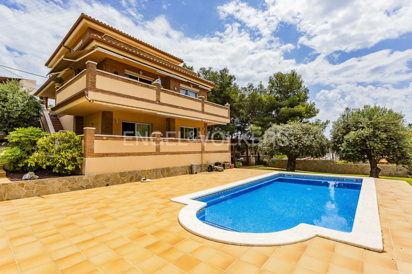 Excellent family house in Cubelles