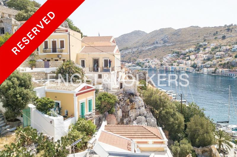 Traditionelle Residenz mit Panoramablick auf den Hafen von Symi - RESERVIERT!