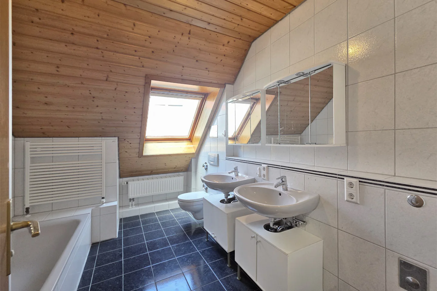 Schöne 4,5-Zimmer-Maisonette-Wohnung mit großem Balkon - Foto 4