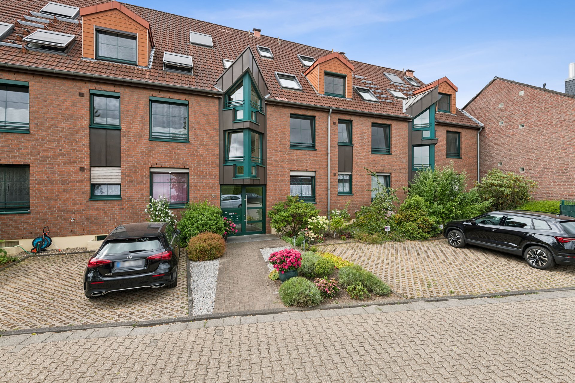 Helle, klimatisierte Maisonette-Wohnung in begehrter Lage von Kaarst-Vorst