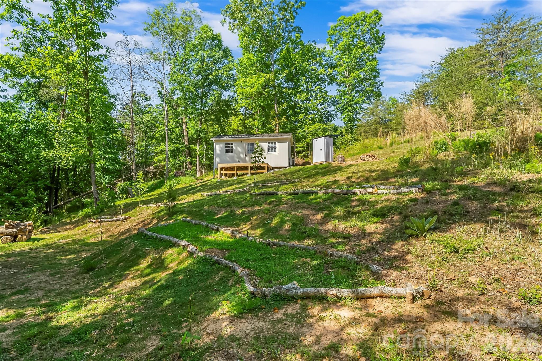 Private Creekside Retreat on 3.82 Acres