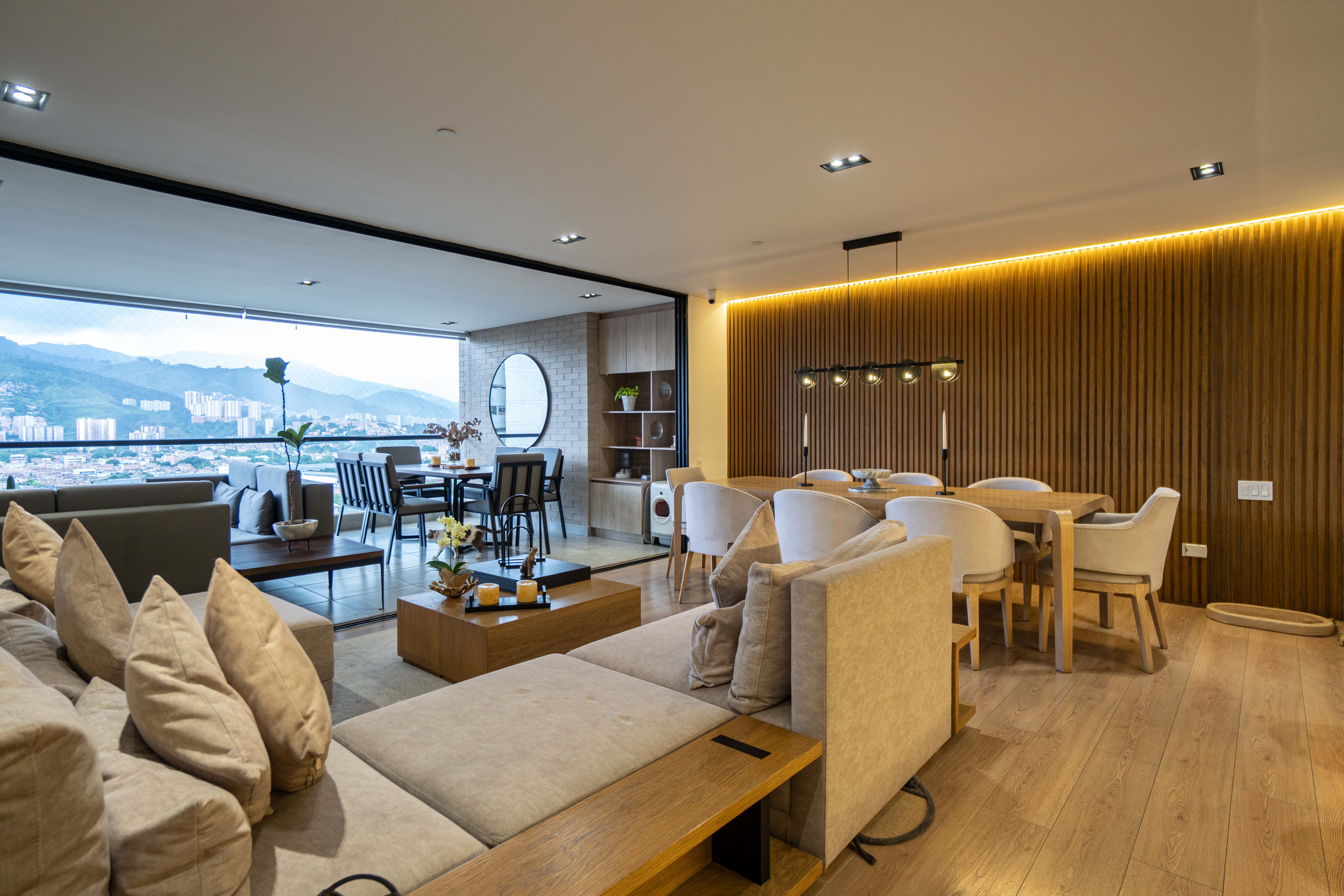 Apartamento con balcón para arriendo en Santa María de los Ángeles, El Poblado