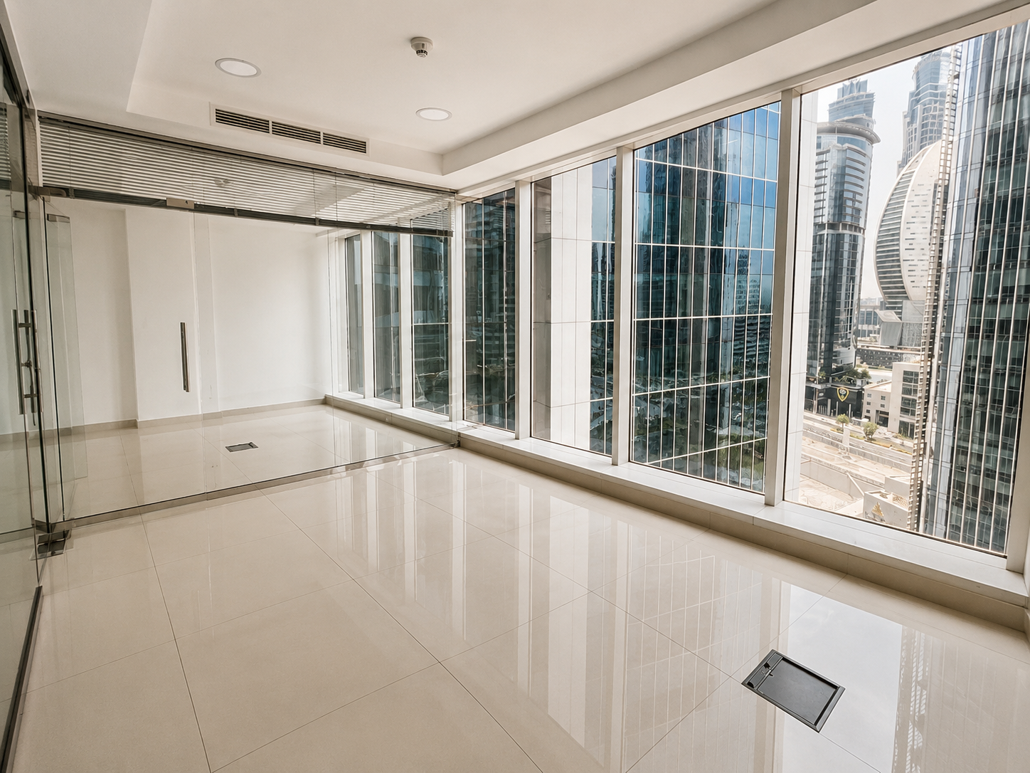 Bright Corner | Sleek Partitioning | Vacant