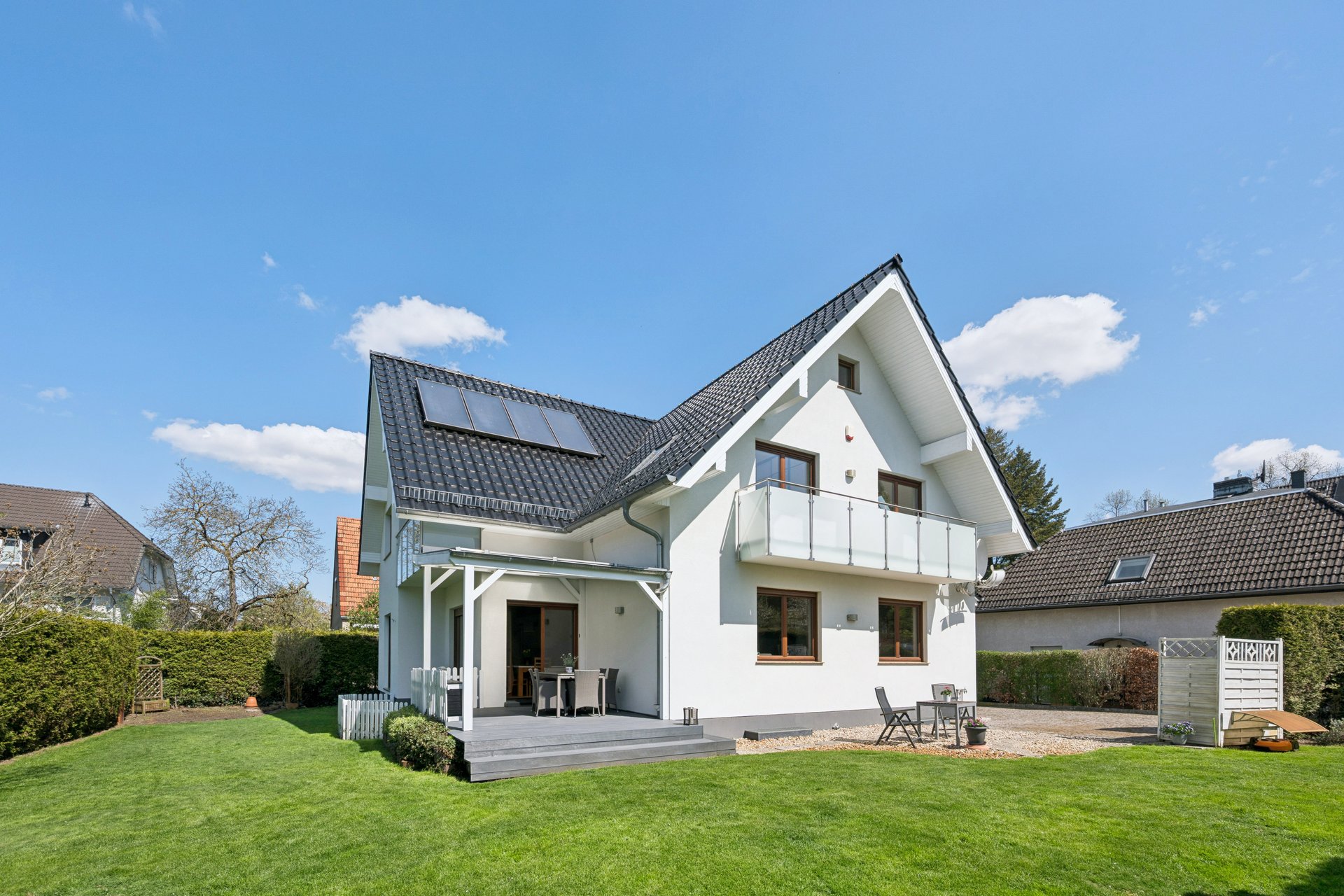 Autark & effizient – Hochwertiges Passivhaus mit intelligenter Energietechnik