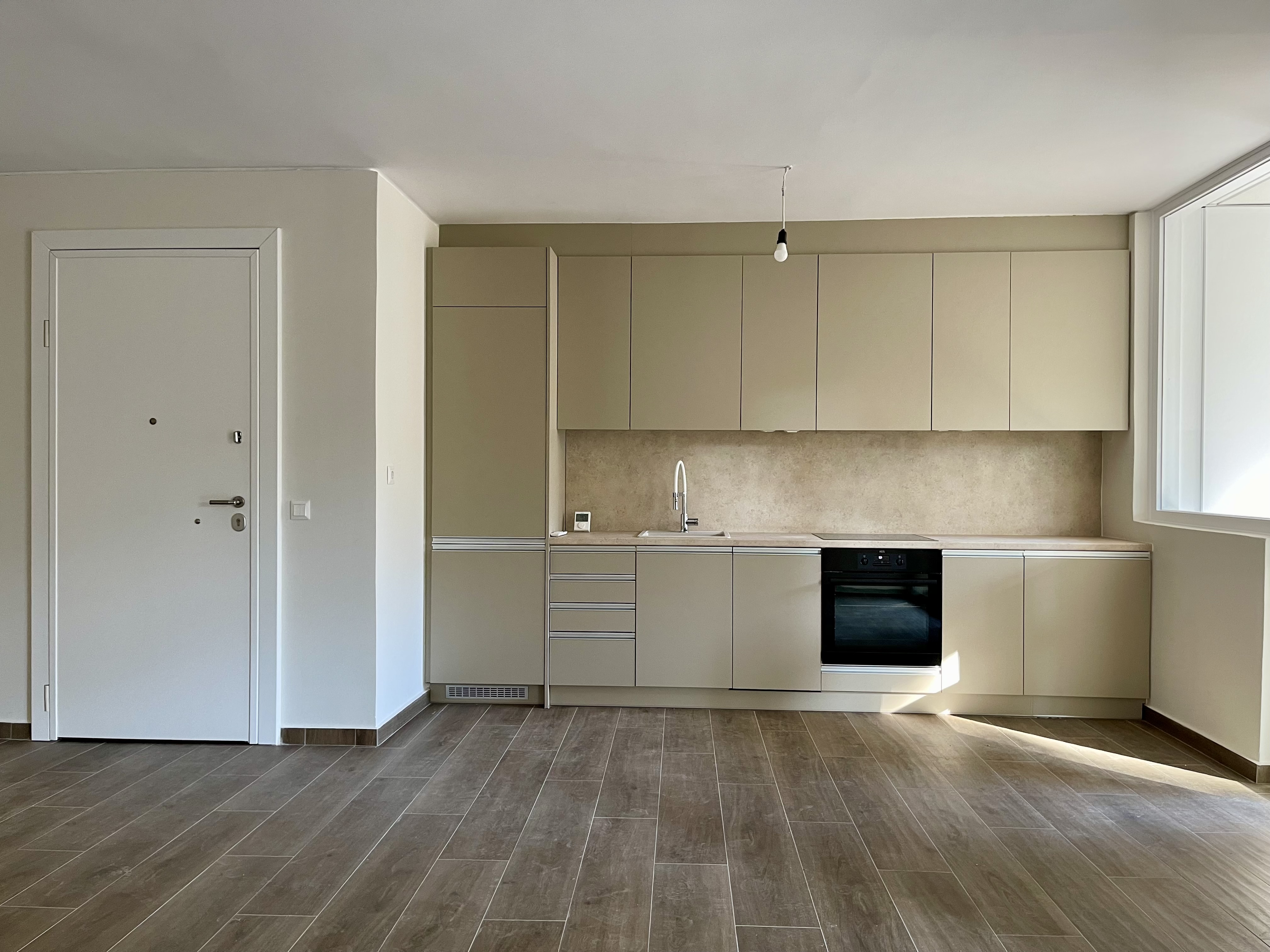 Upgraded 2-bed apartment near the beach