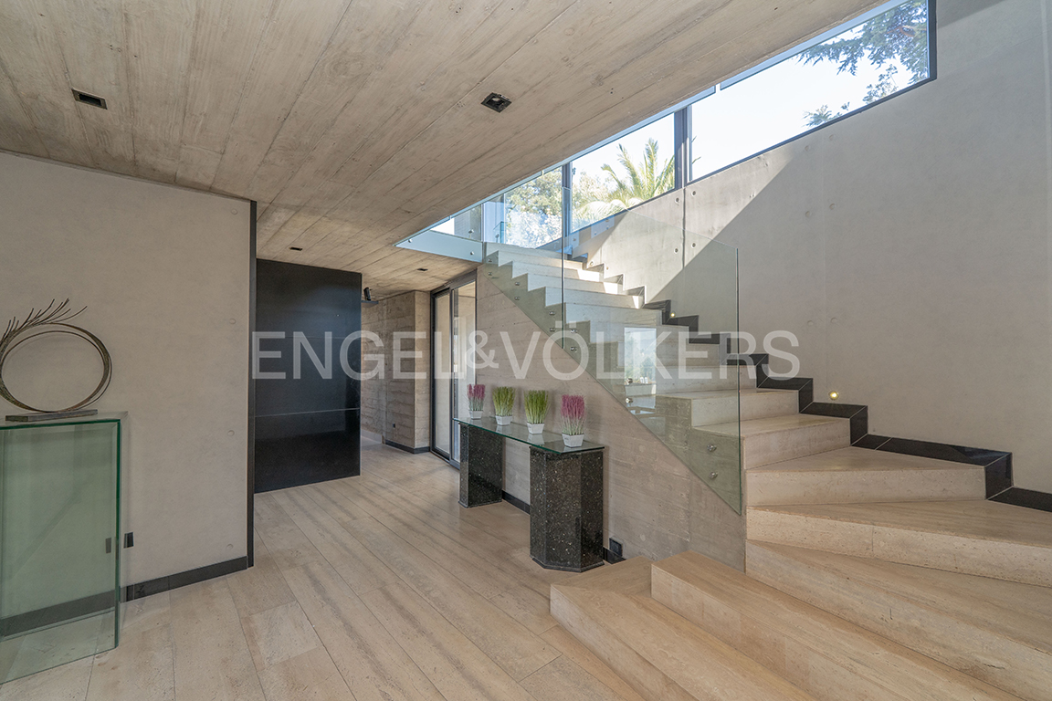 Lo Curro: Arquitectura contemporánea y privilegiada vista a Cumbres Manquehue