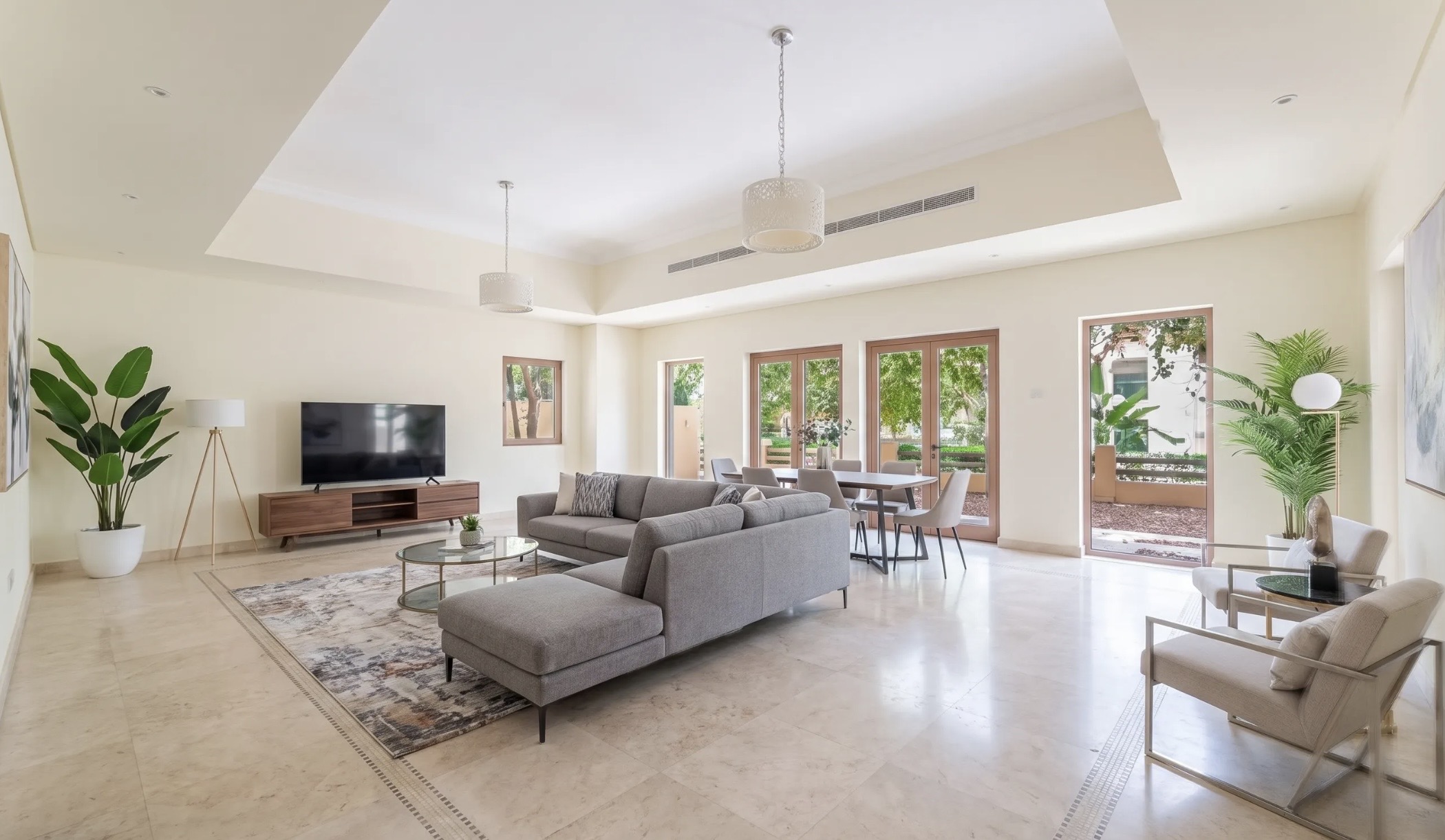 Dubai Style  |  Spacious Villa  |  Big Plot