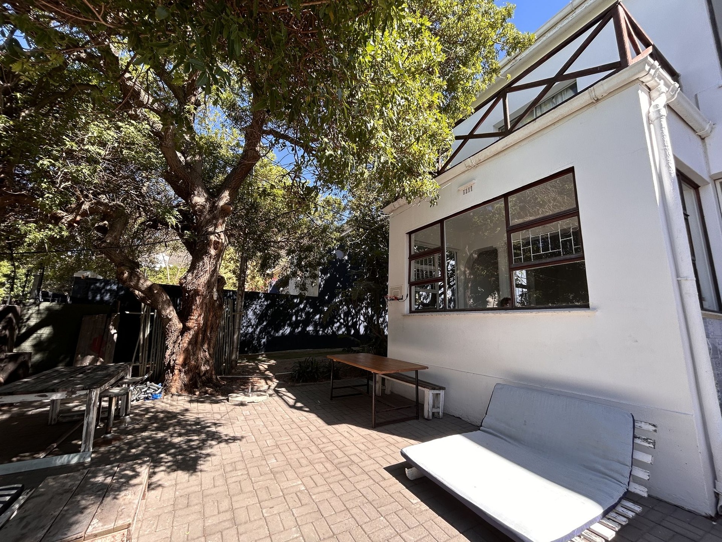 Short term-Unfurnished Spacious 3 or 4 bedroom property