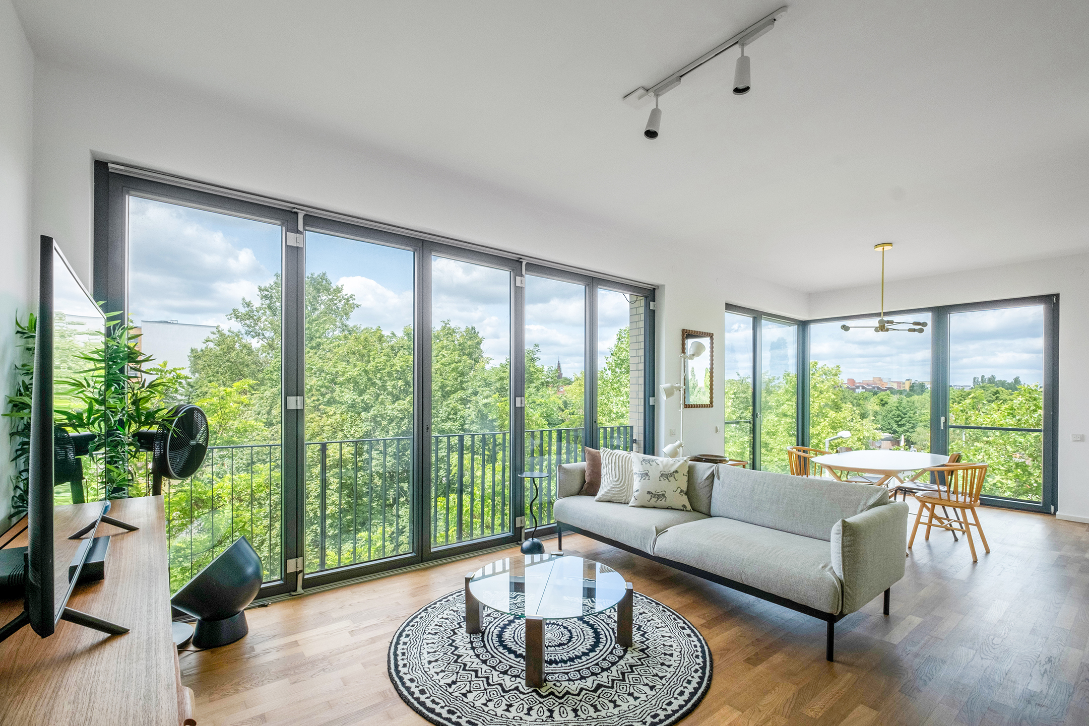 Stylish apartment with a view of Mauerpark incl. UG parking