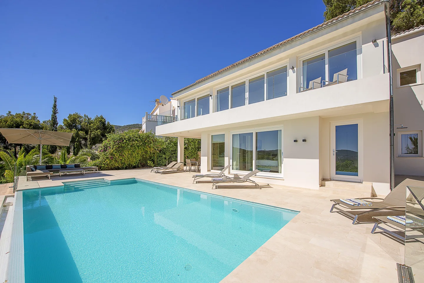 Panoramic Bliss: Holiday Villa in Portals Hills ETV 4730
