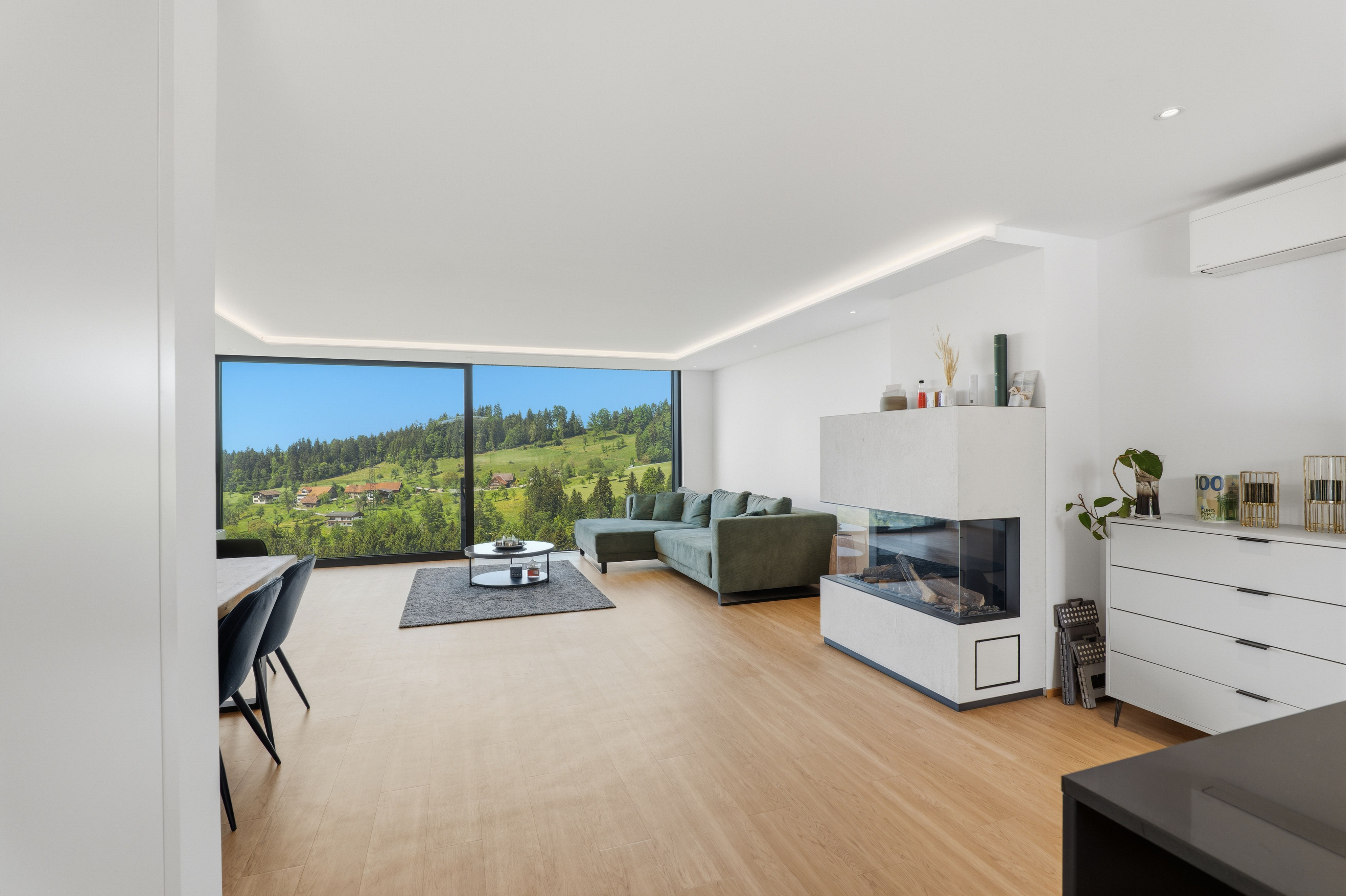 Modernes Reihenmittelhaus mit Seesicht, Pool und Alpenkulisse!