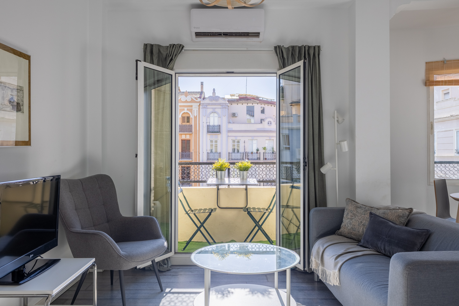 Bright  apartment with balcony in the heart of Ruzafa