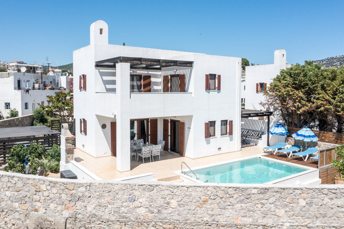 Mediterranean house with garden and swimming pool in Lardos