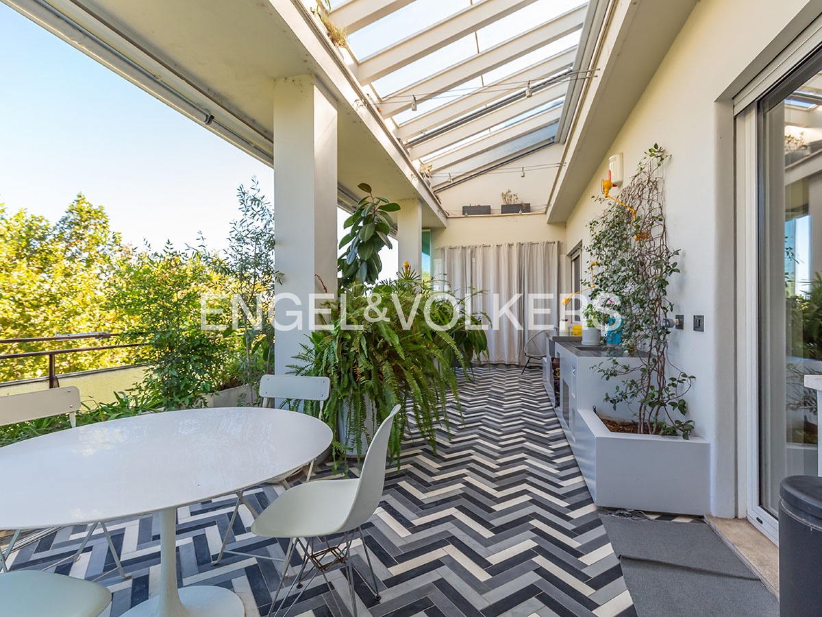 Designer penthouse with terrace and garage, Lungotevere di Pietra Papa