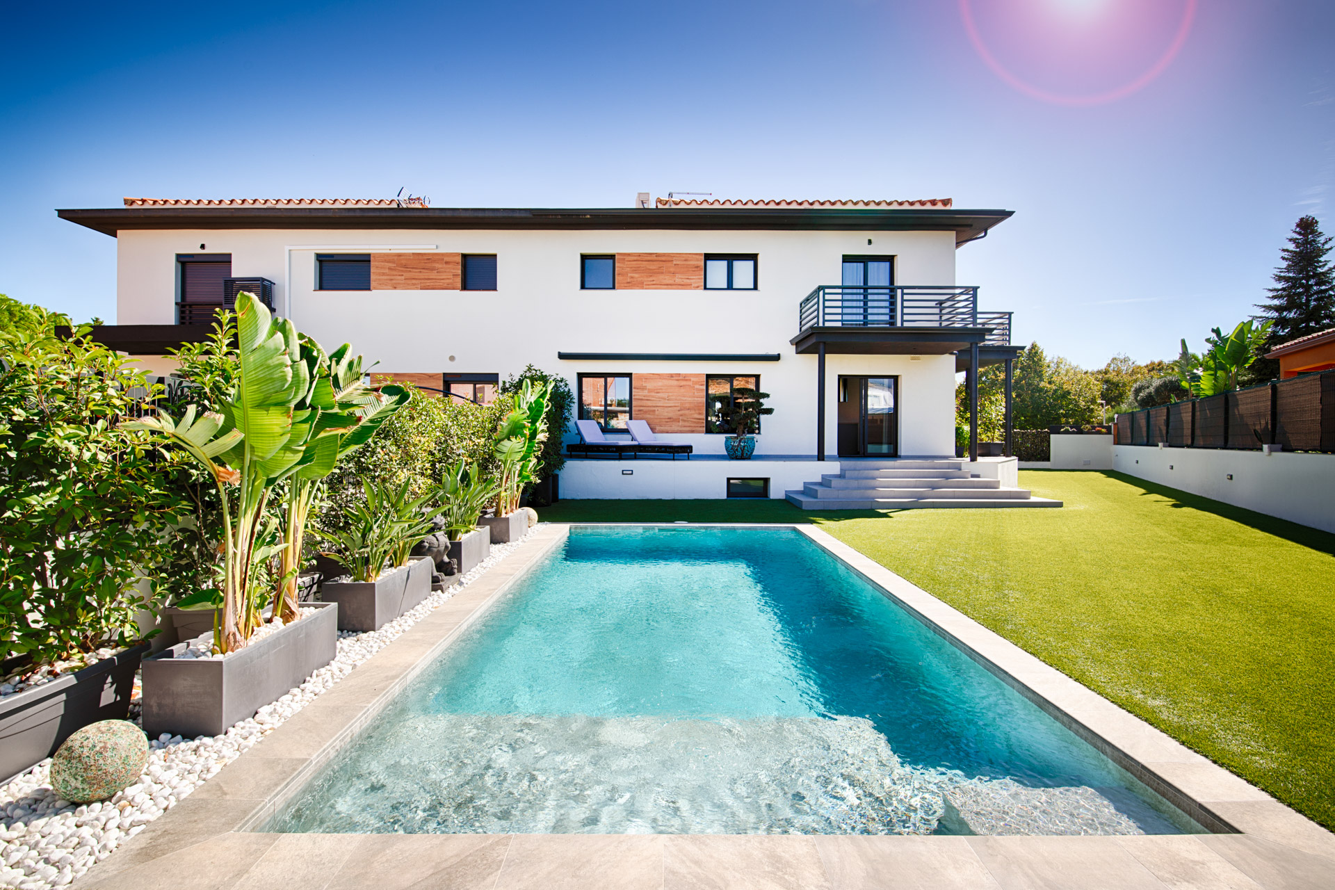 Elegancia contemporánea, confort y piscina privada