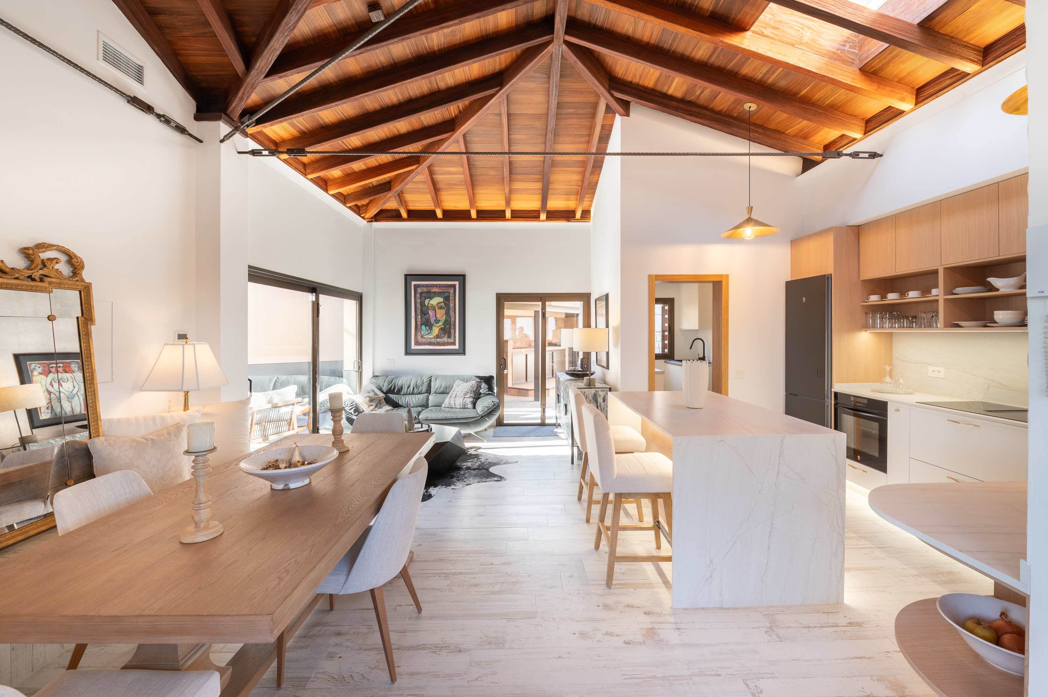 Chalet in Araya: where design meets comfort