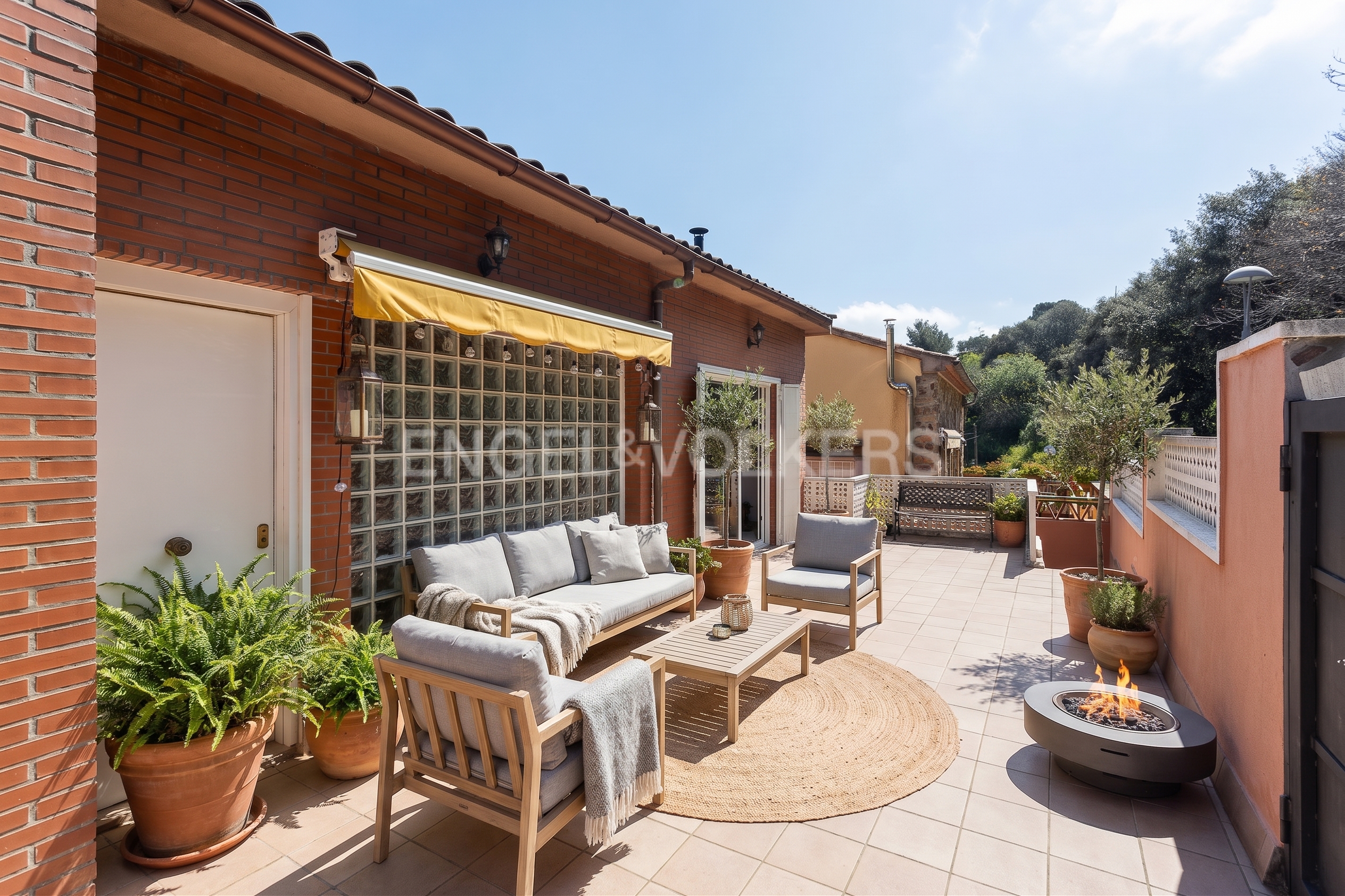3-story detached house with parking for 2 cars in Sant Genis dels Agudells