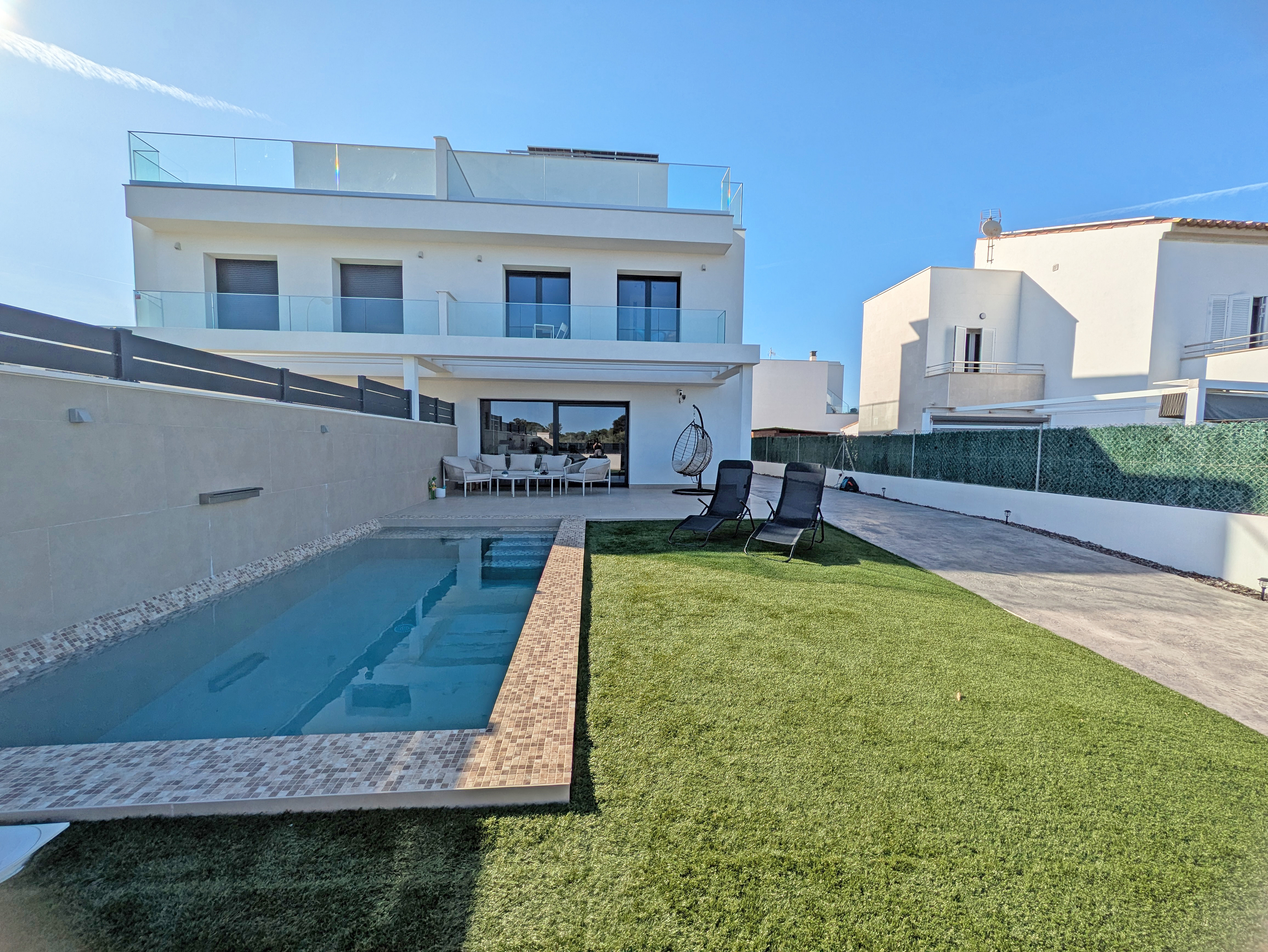 Newly built semi-detached house in Las Palmeras