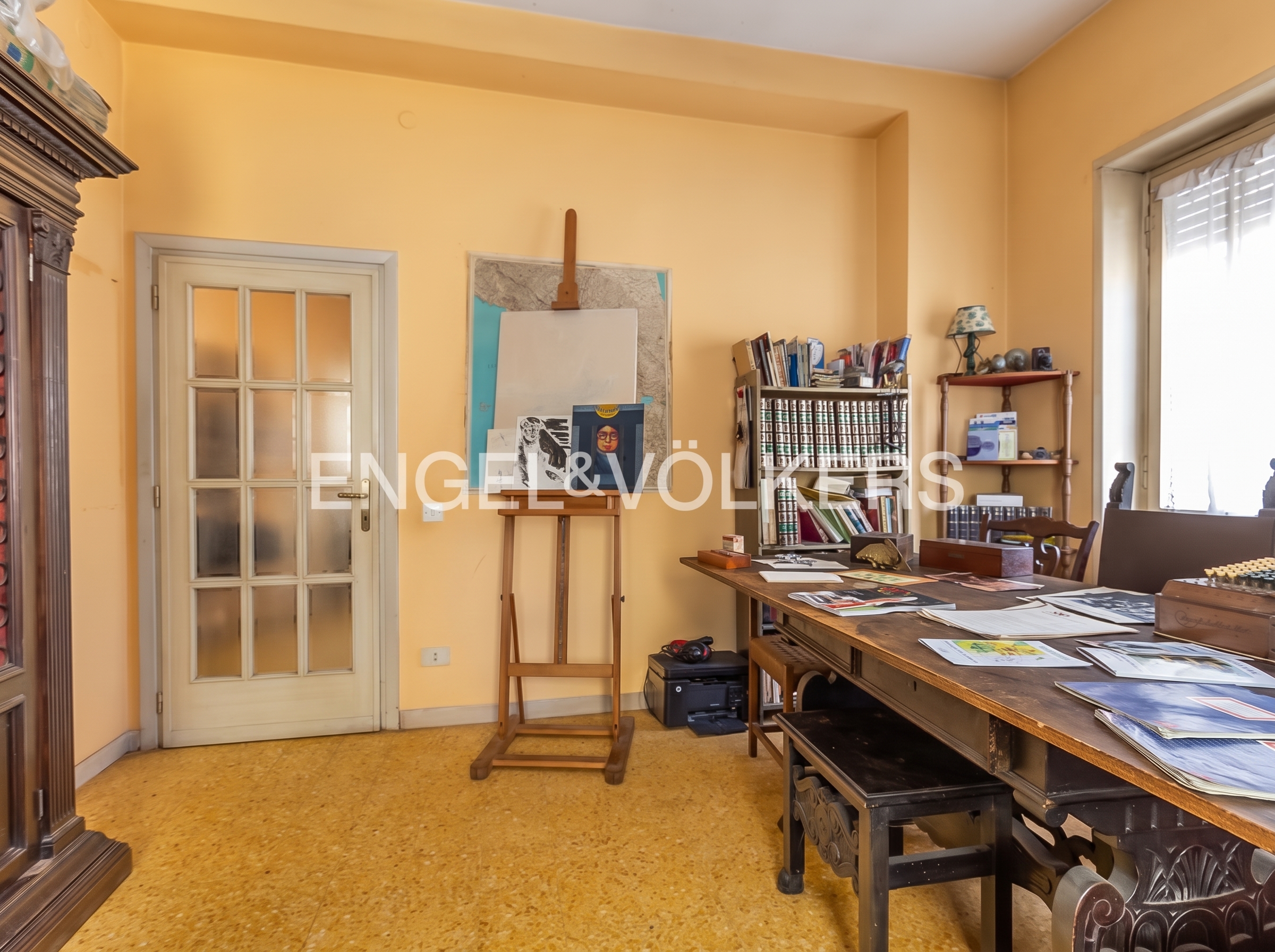 Bright three-room flat with balcony and cellar in Monteverde